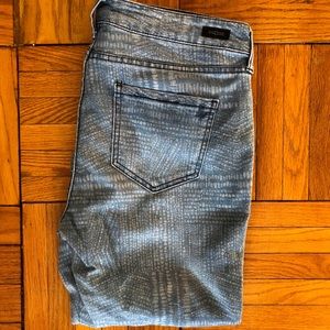 Mid rise Straight Leg Denim